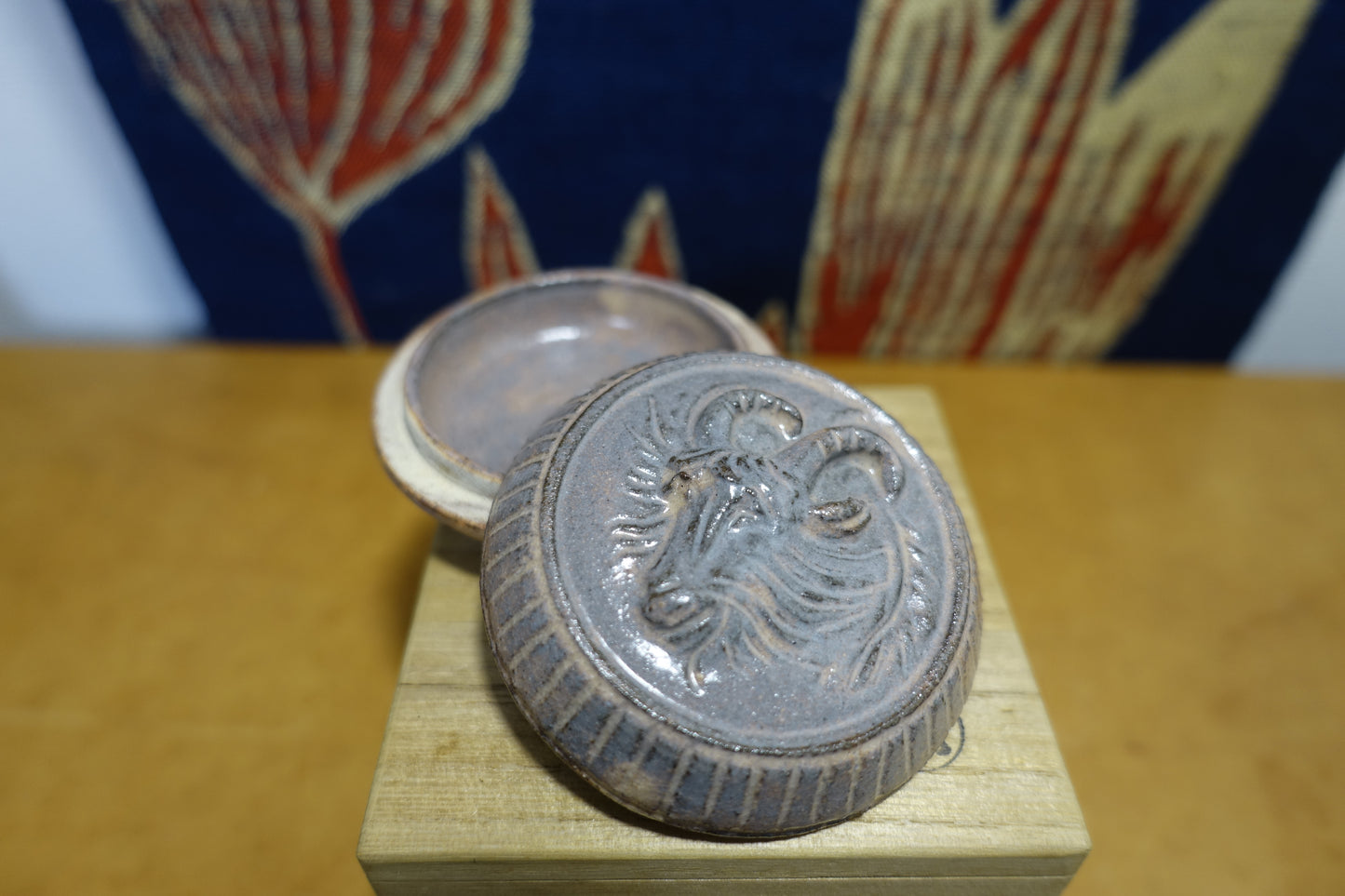 1022 Incense Case -Hagiyaki- "HITSUJI" with an original box