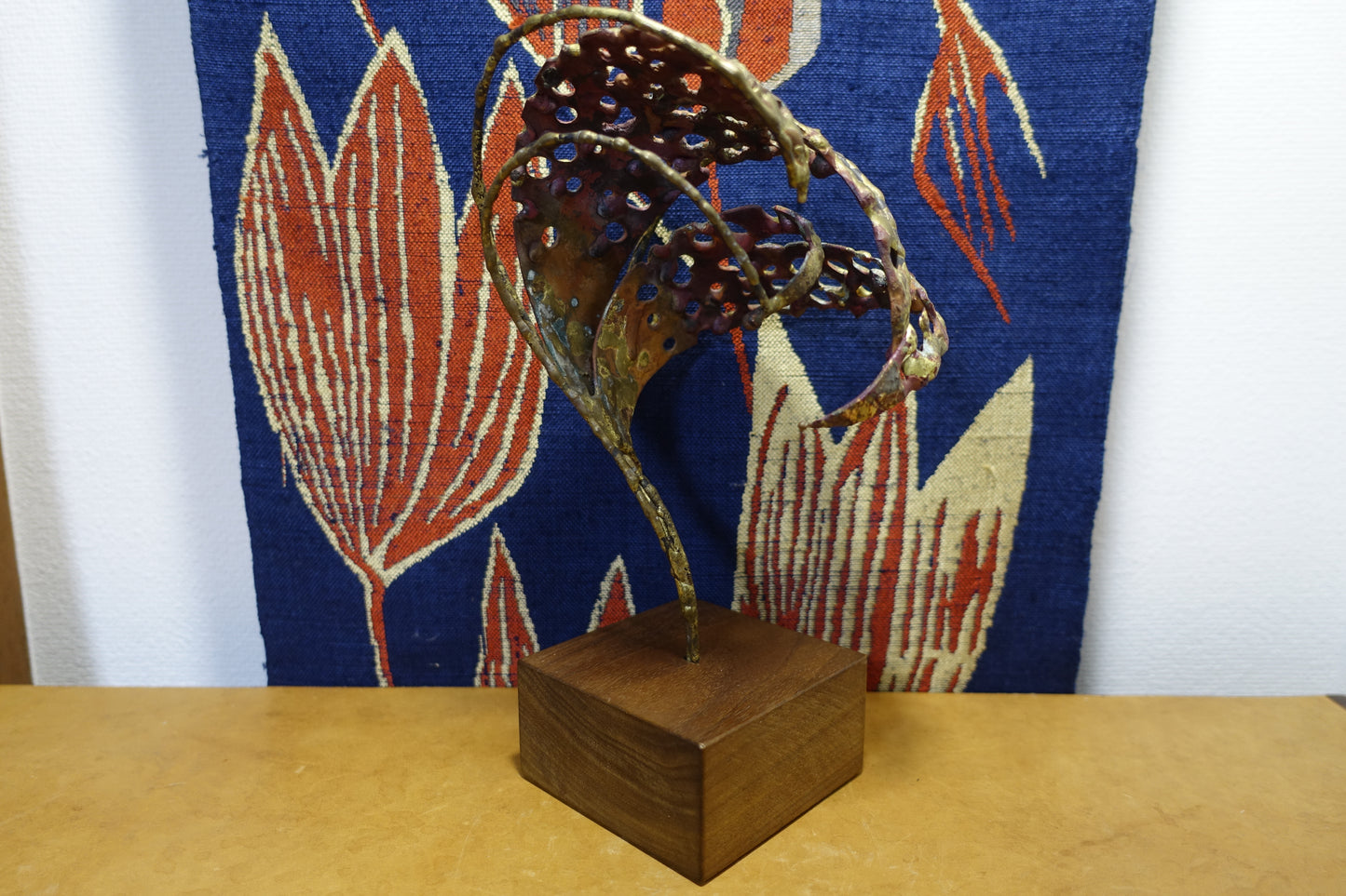 1000 "UNNAMED" metal sculpture