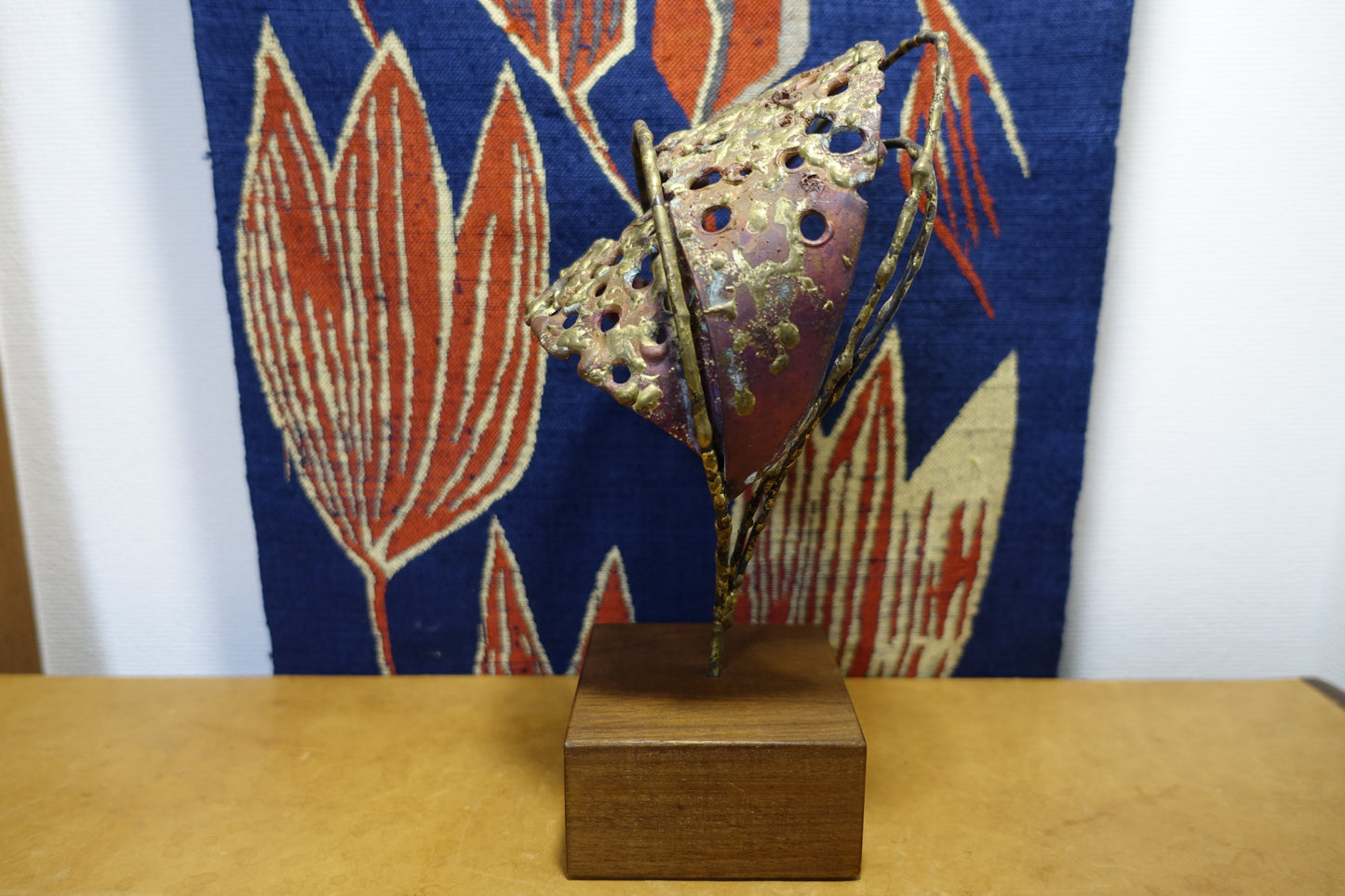 1000 "UNNAMED" metal sculpture