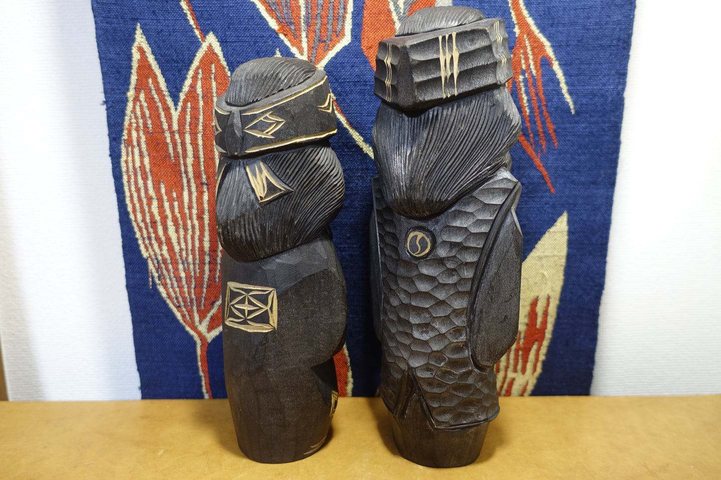 1014 Wooden Sculpture "wife and husband" -Ainu-