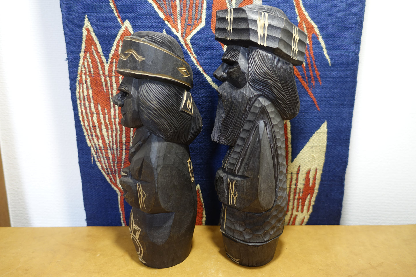 1014 Wooden Sculpture "wife and husband" -Ainu-
