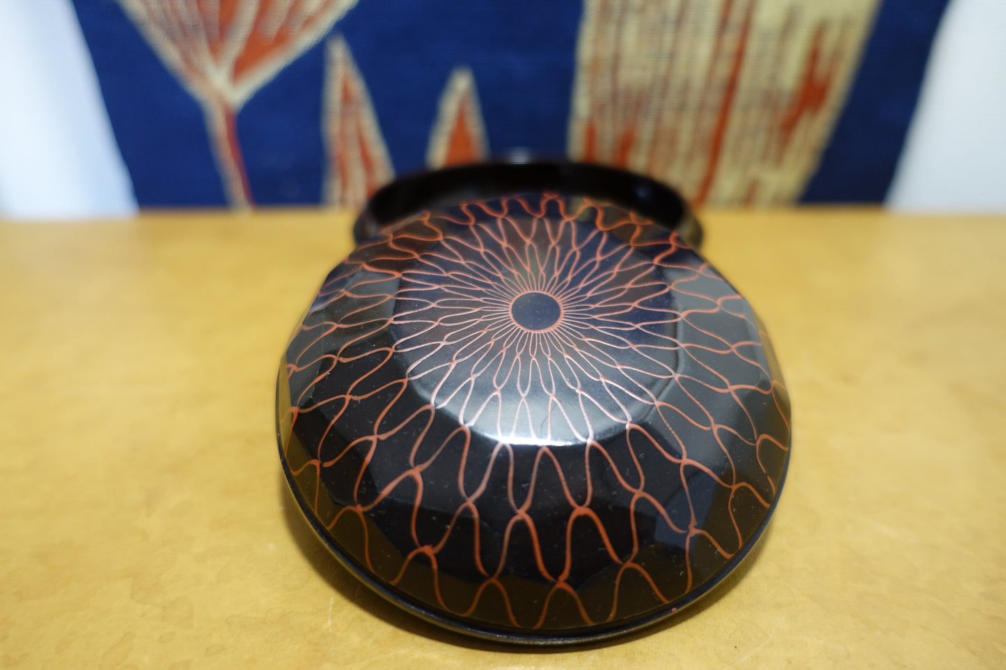 1026 Incense Case Lacquerware "Fishnet Patterns"