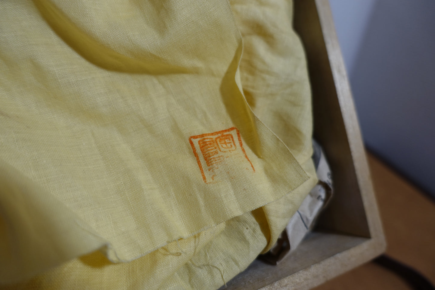 0016 Kibi Style Flat Tea Bowl by Touei (Katsuji) MIZUKAWA at Kibi Kiln with an original box